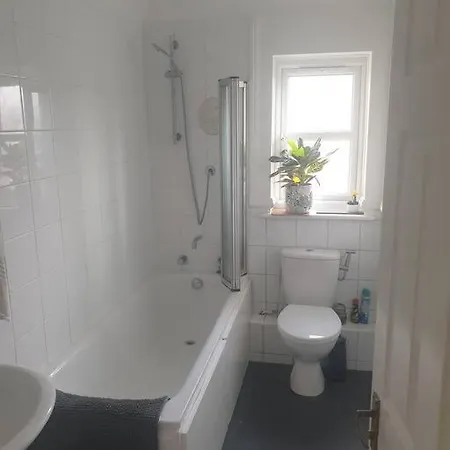 Peaceful Room On Sharing Flat In Wimbledon London Exterior photo