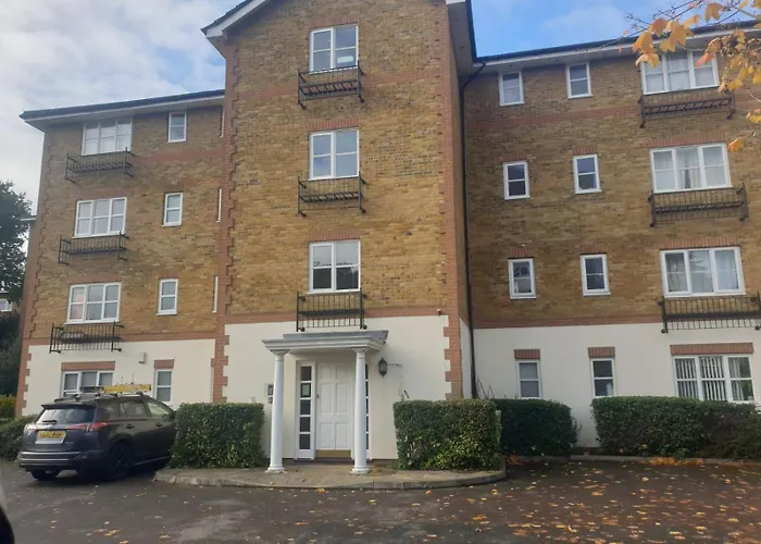 Peaceful Room On Sharing Flat In Wimbledon