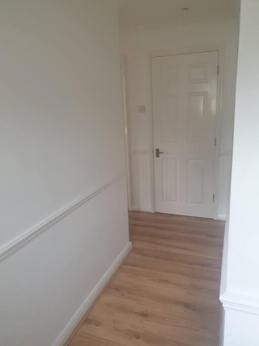 Apartment Peaceful On Sharing Flat In Wimbledon