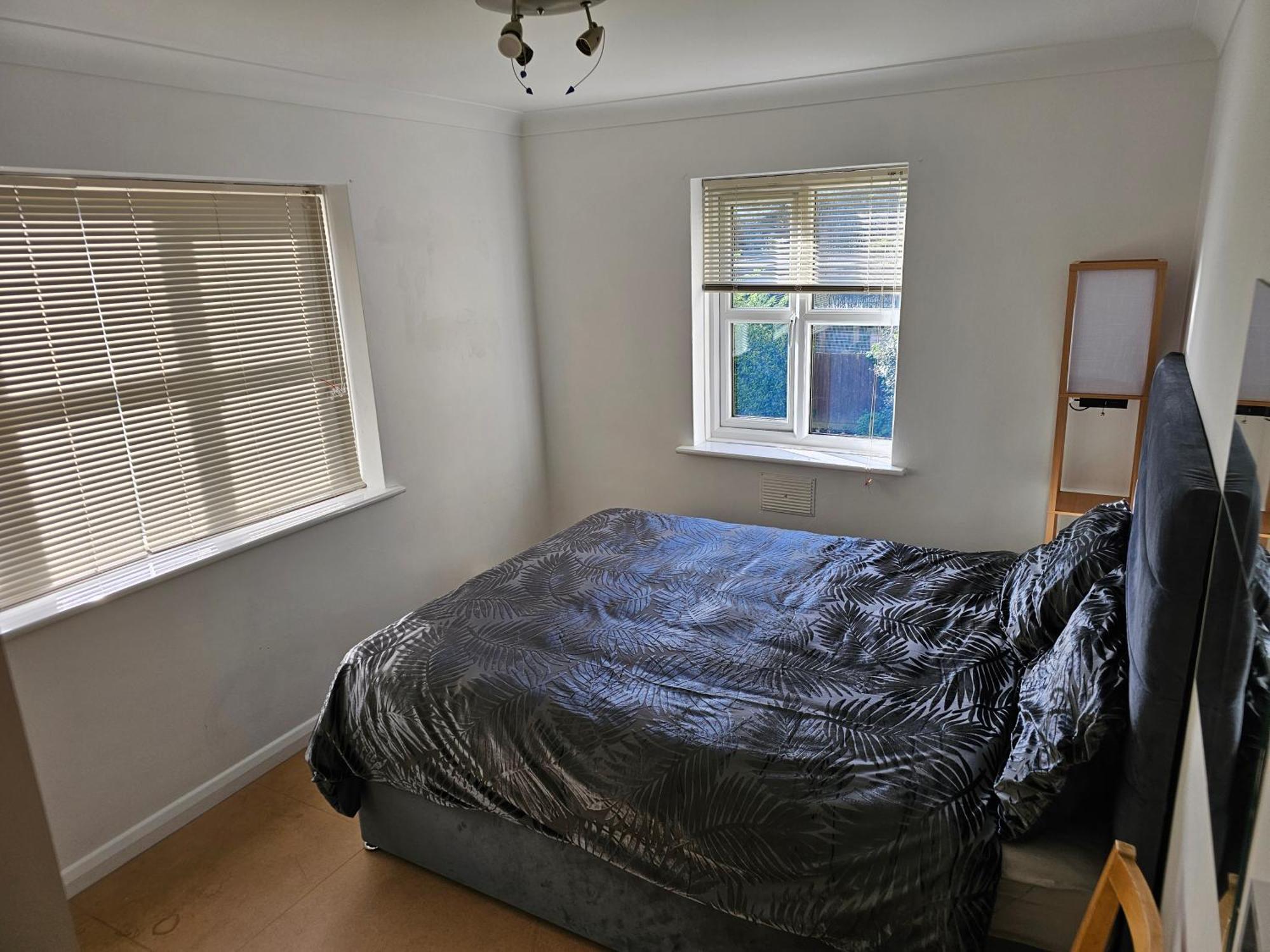 Peaceful On Sharing Flat In Wimbledon Apartment *